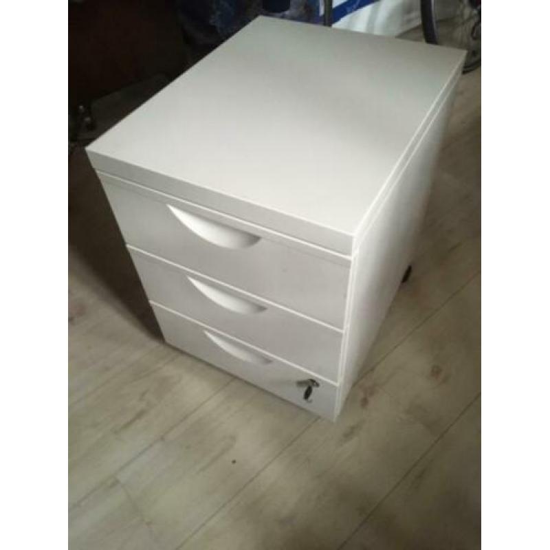 bureau ladekastje IKEA wit - zo goed als nieuw - op wielen