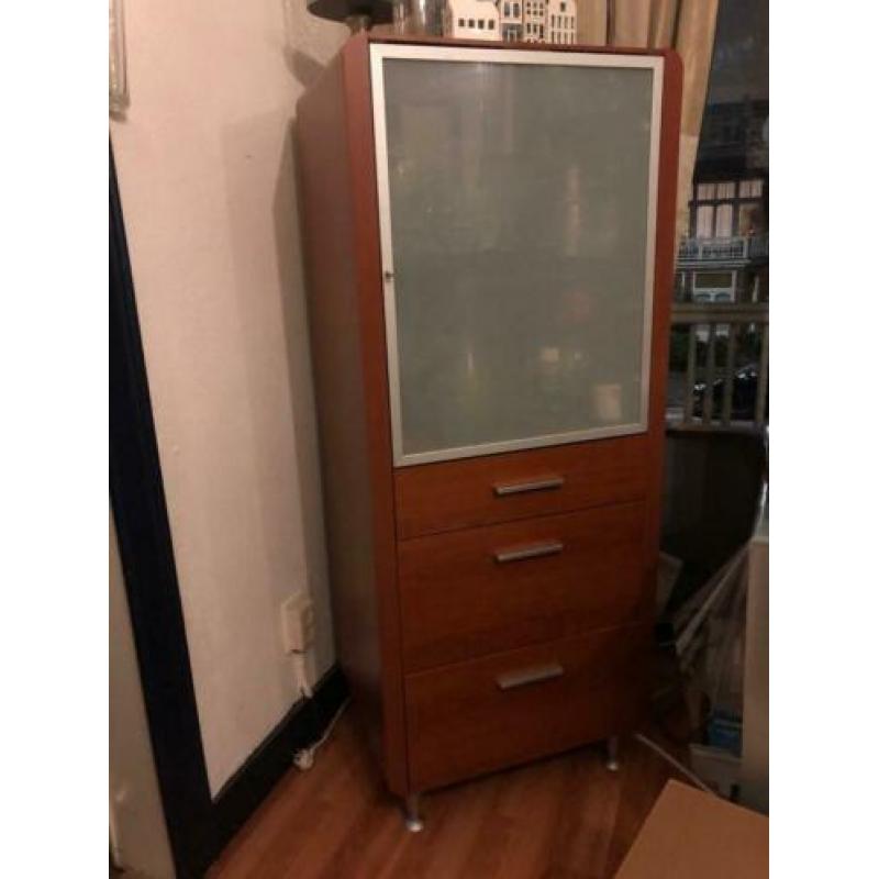 Mooie combinatie dressoir, vitrinekast en secretair!! € 300,