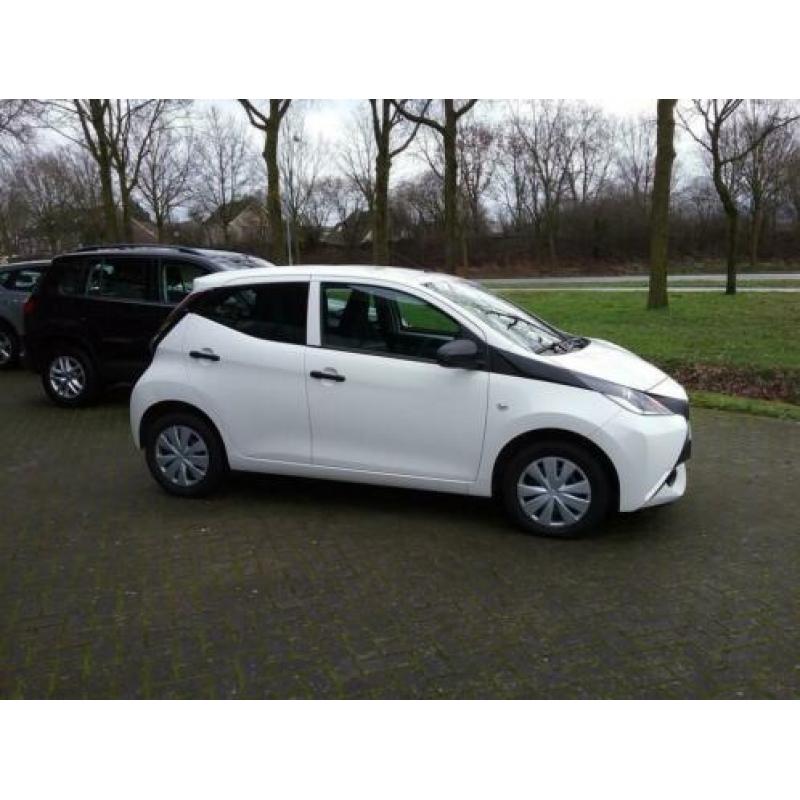 Toyota Aygo 1.0 VVT-i x-now MOOIE AUTO AIRCO EN ELEK.PAKKET