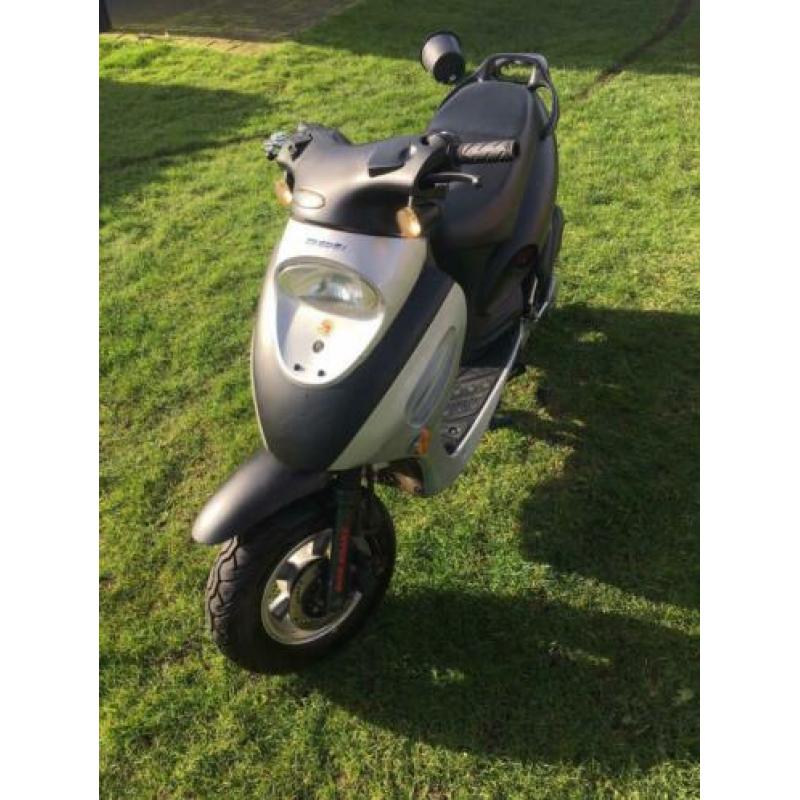 Cross/brommer scooter, trekt geweldig op met dik blok (125cc