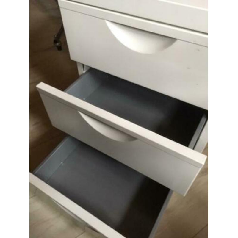 bureau ladekastje IKEA wit - zo goed als nieuw - op wielen