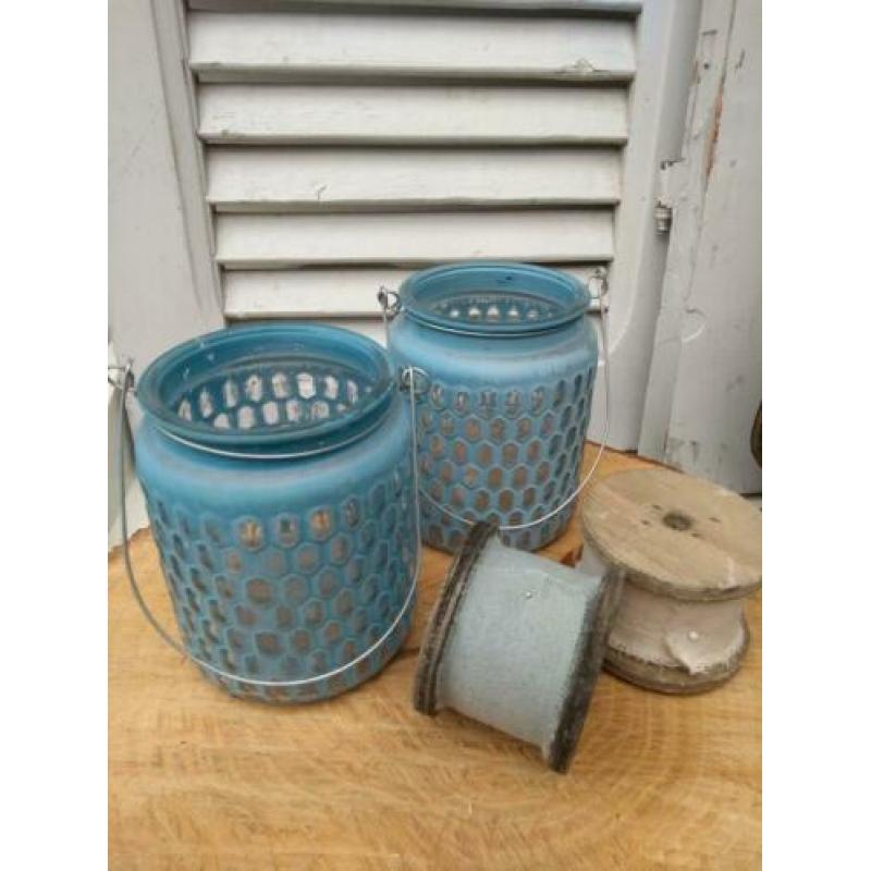 Set a 2 blauwe windlichten glas ijsblauw