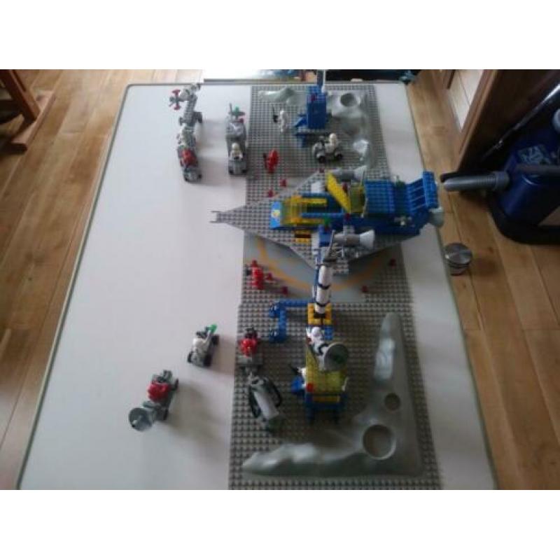 Partij Lego space classic met 928 compleet.