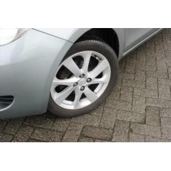 TOYOTA Yaris 1.3 16V VVT-I 5DR Terra