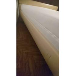 2 persoons bed 140x200 met (of zonder) matras,lattenbodem