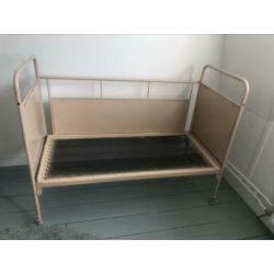 Industrieel stoer ledikant