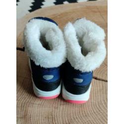 Blauw met roze snowboots - bijna ongedragen
