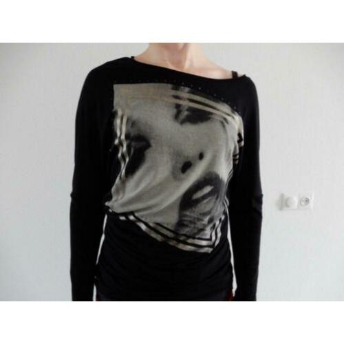 funny-print.....zwarte top mt S GUESS