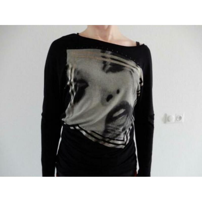 funny-print.....zwarte top mt S GUESS