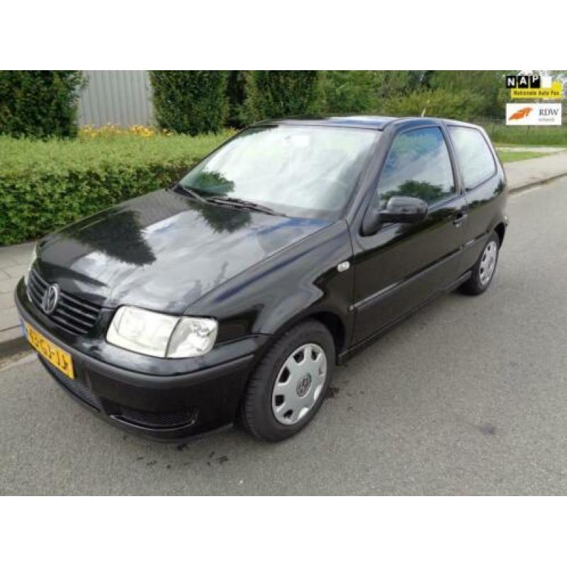 Volkswagen Polo 1.4 Trendline NIEUWE APK