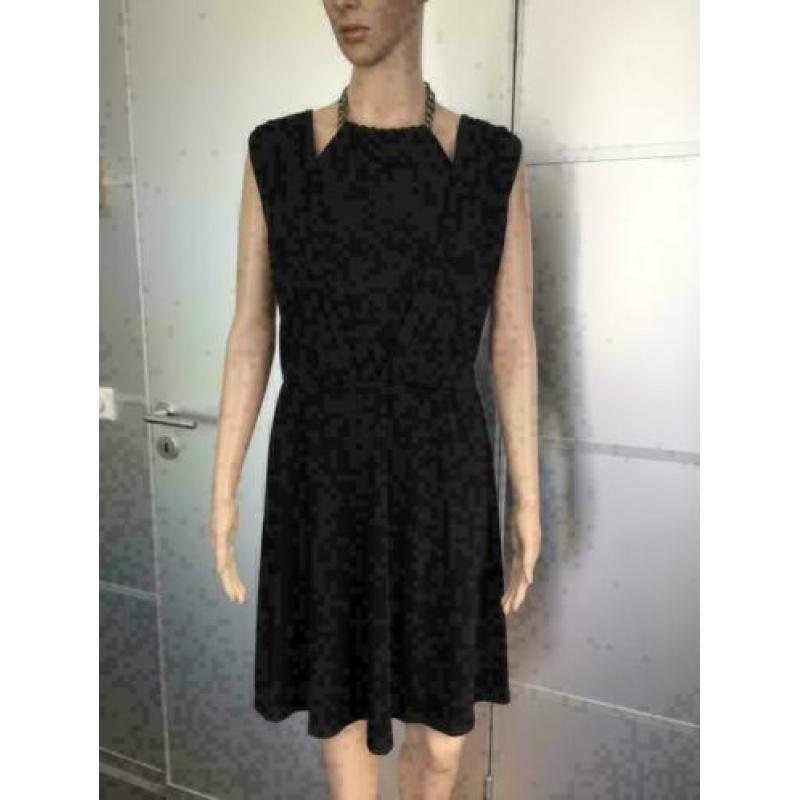 B1469 Nieuw: GUESS: zwart jurkje jurk maat 40=M