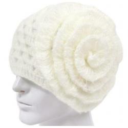 NIEUW off white muts gehaakt met bloem