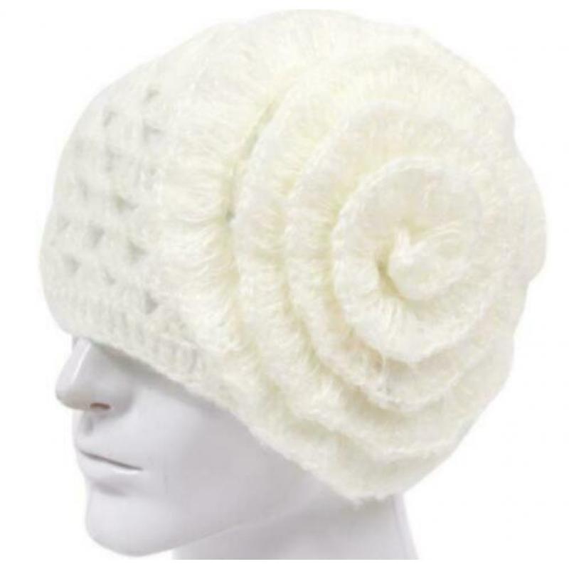 NIEUW off white muts gehaakt met bloem