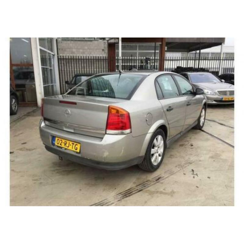 Opel Vectra 1.8-16V Essentia