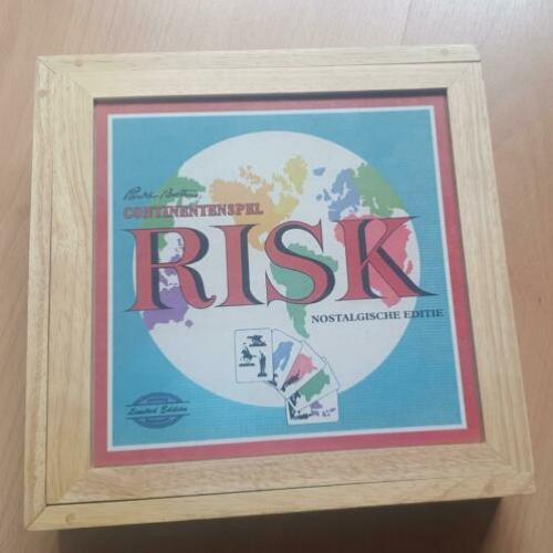 Houten RISK spel
