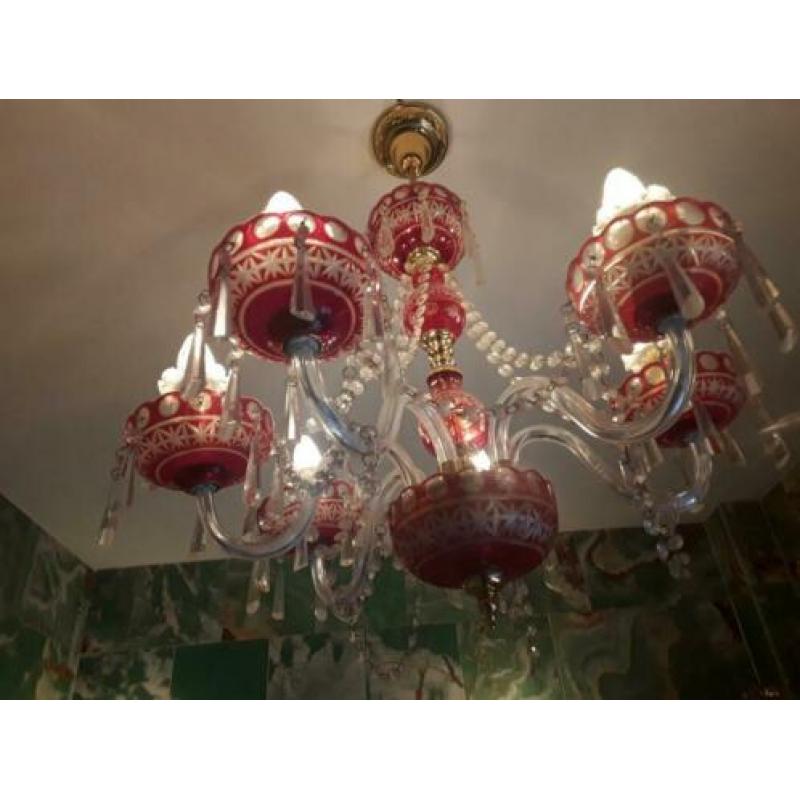 Prachtige kroonluchter in zeldzame kleur rood