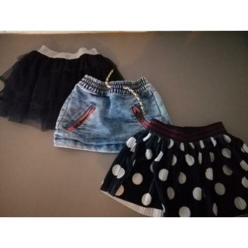 3 rokjes blauw maat 92 98 Terstal Hema