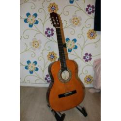 Akoestische Gitaar maat 3/4, incl. hoes, plus basisboek