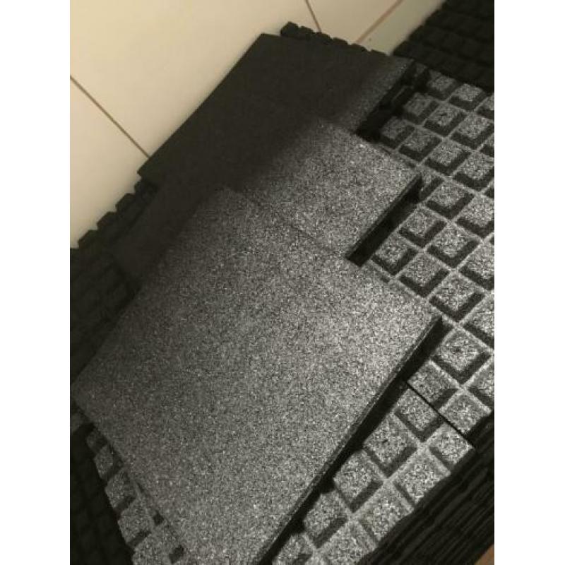 60 nieuwe rubberen tegels 500x500x25 zwart tuin terras speel