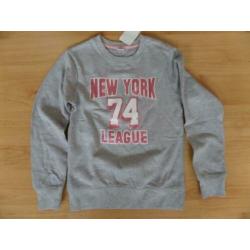 Setje van 2 NIEUWE sweaters maat 122/128