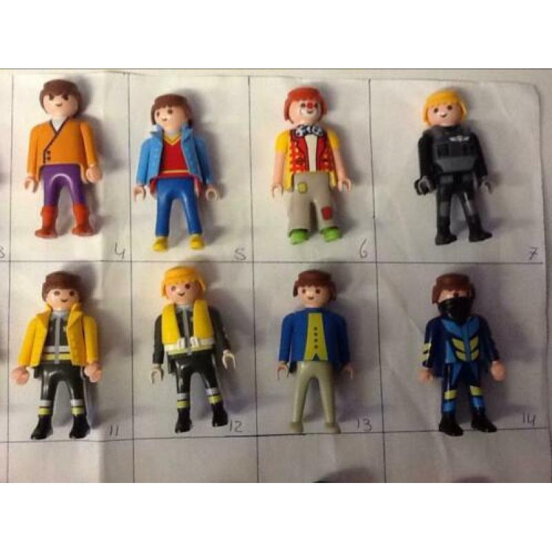 1J: diverse poppetjes van playmobil