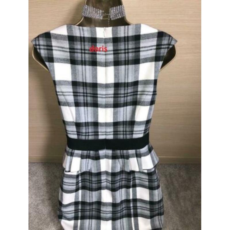 jurk met geruit dessin en ceintuur karen millen maat 10/38 n