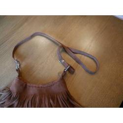 Suede schoudertasje / handtas met franjes