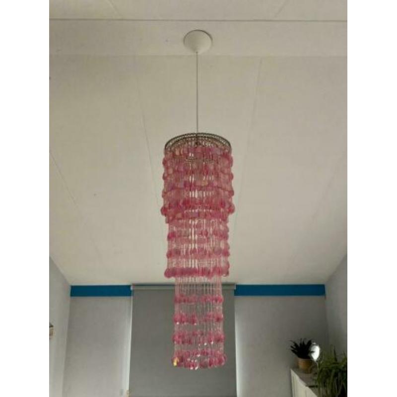 Hanglamp roze druppels 77cm hoog 27cm doorsnede