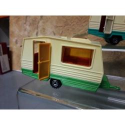 8 modelauto,s : CARAVANS , LANDBOUWWERKTUIGEN , VAN in 1:32