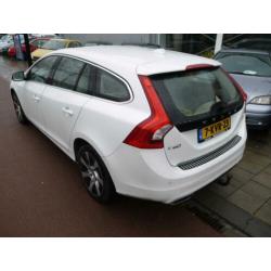 Volvo V60 2.4 D6 AWD Pl.i Summum - MARGE