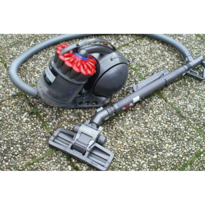 3 jaar oude DYSON DC 33 C stofzuiger ( GEEN VERZENDKOSTEN )