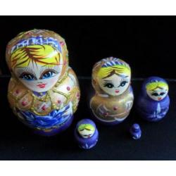 Leuke sets van 3 Babushka nesting dolls 3 paar
