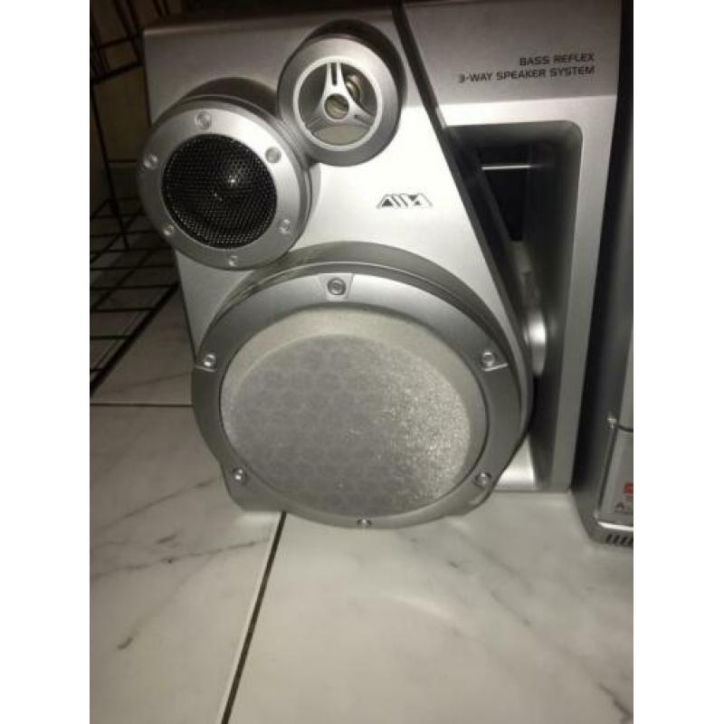 Aiwa stero met 2 boxen