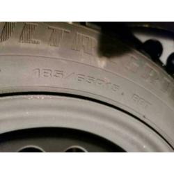 4 Goodyear winterbanden 4x100 opel corsa D - 185 65/R15