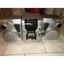 Aiwa stero met 2 boxen