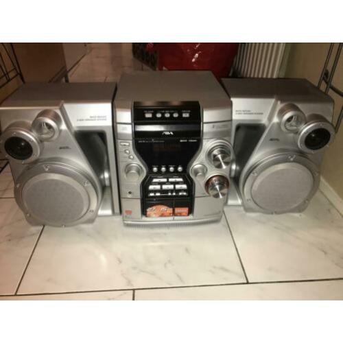 Aiwa stero met 2 boxen