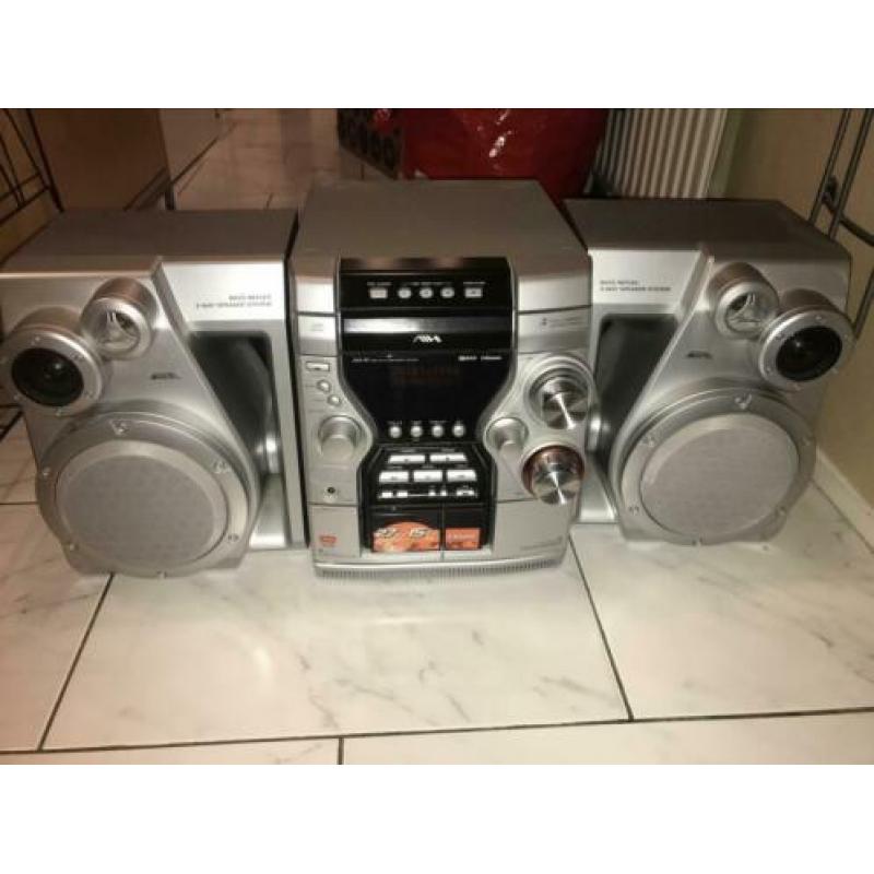 Aiwa stero met 2 boxen