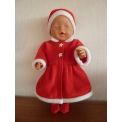 Lang fleece jasje met muts of capuchon .Poppenkleertjes