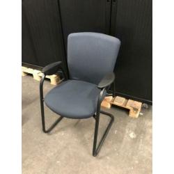 3 eetkamerstoelen, vergaderstoelen, kantinestoel voor €60,-