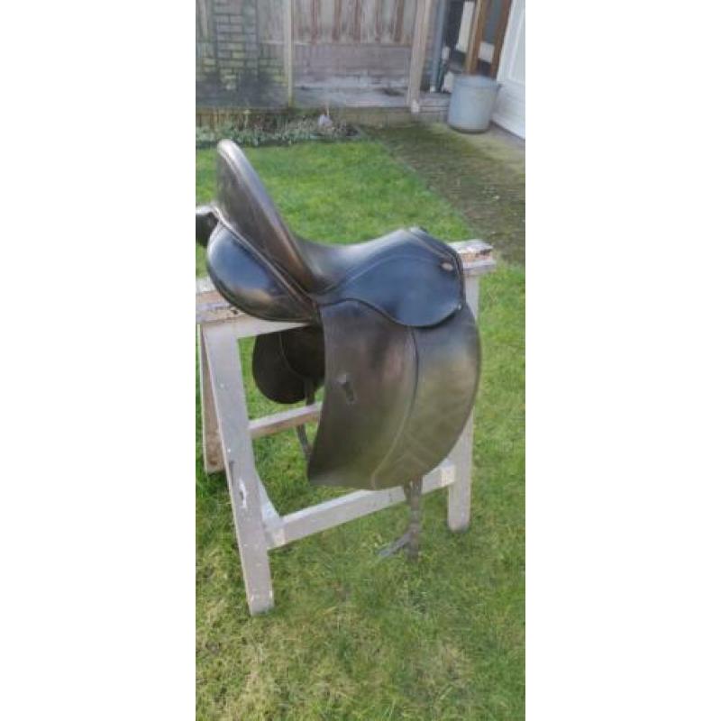 Kentaur zadel 18,5 inch. Inruil tekna pony zadel mogelijk.