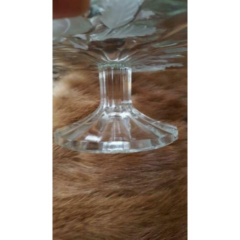 vintage vlaaischotel op voet met rozen glasgravure