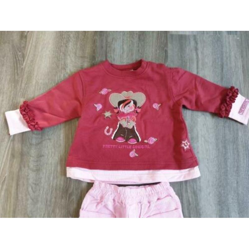 Maat 68: Cowgirl setje (broek en sweater) en rompertje NIEUW