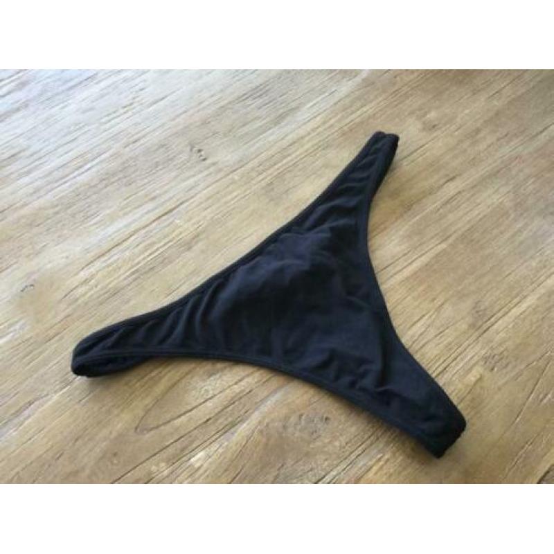 Marlies Dekker bh80C & string L zwart