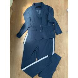 Splinternieuw pak ( blazer+broek) van Expresso maat 38