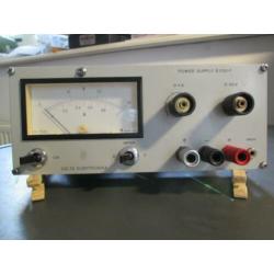 Delta Regelbare Lineaire Lab Voeding E 030-1 ( 0 - 30V 1A )