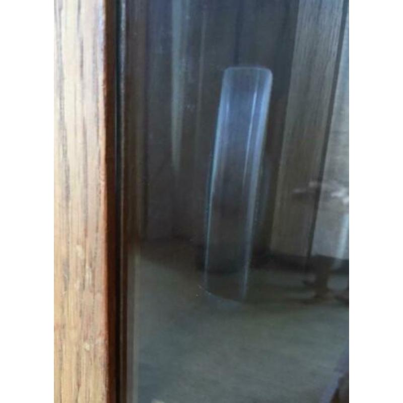 Vintage: Eikenhouten vitrine kast.