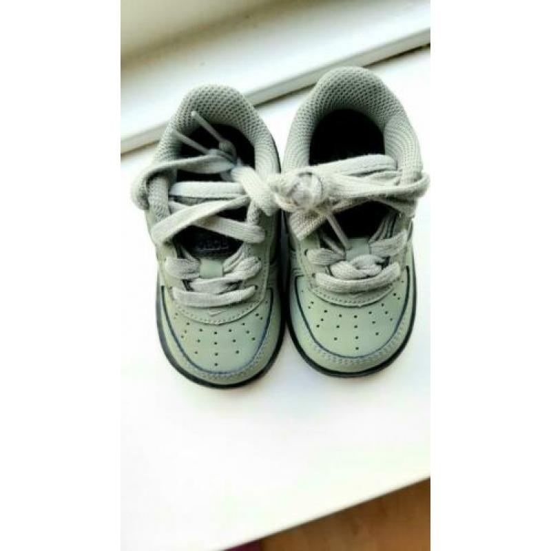 Nieuwe Nike Force 1 sneakers, maat 19.5.