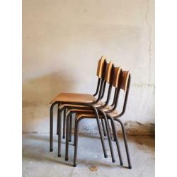Vintage schoolstoelen