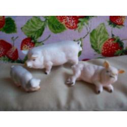 Miniatuur dieren puntgaaf porselein: roze varkentjes 1:12