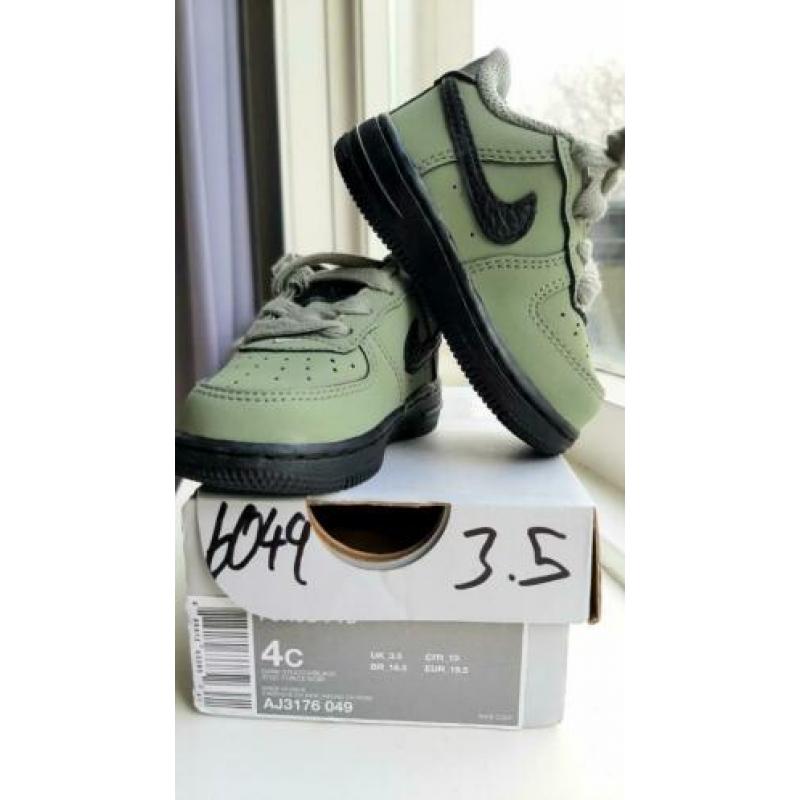 Nieuwe Nike Force 1 sneakers, maat 19.5.